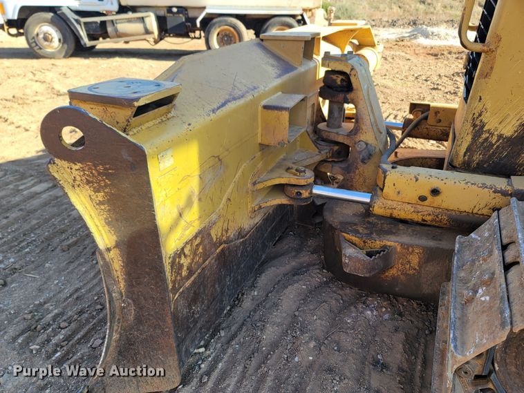 image for item DR3337 2011 Caterpillar D6N XL  dozer