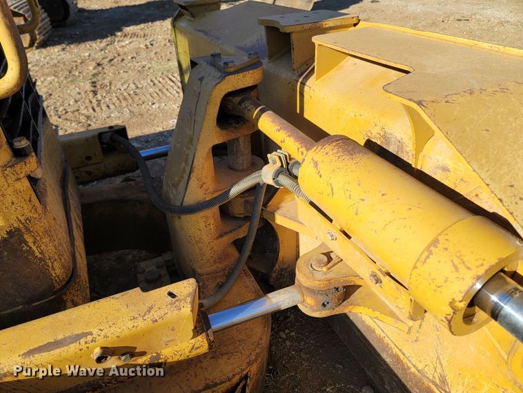 image for item DR3337 2011 Caterpillar D6N XL  dozer
