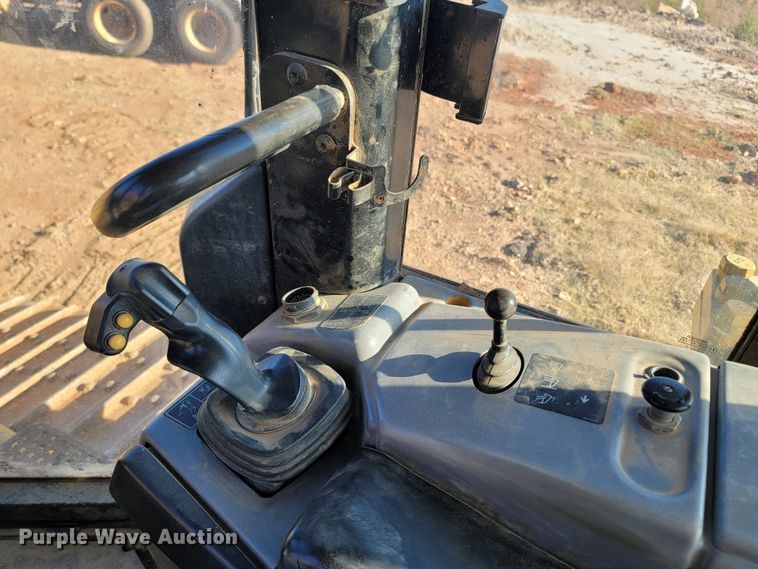 image for item DR3337 2011 Caterpillar D6N XL  dozer