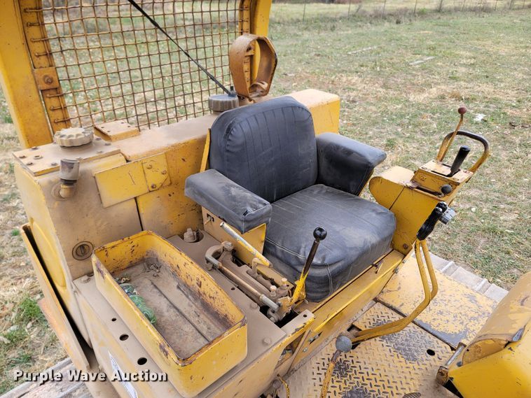 image for item DR3341 International TD15C  dozer