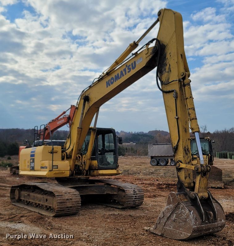 image for item DR3350 2013 Komatsu PC240LC-10  excavator