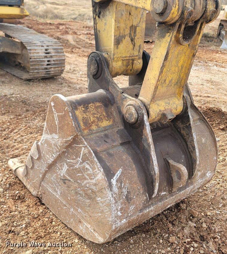 image for item DR3350 2013 Komatsu PC240LC-10  excavator