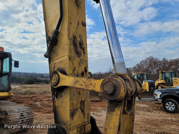 image for item DR3350 2013 Komatsu PC240LC-10  excavator