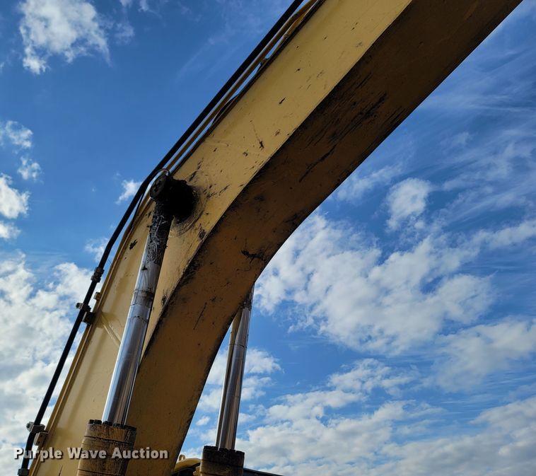 image for item DR3350 2013 Komatsu PC240LC-10  excavator