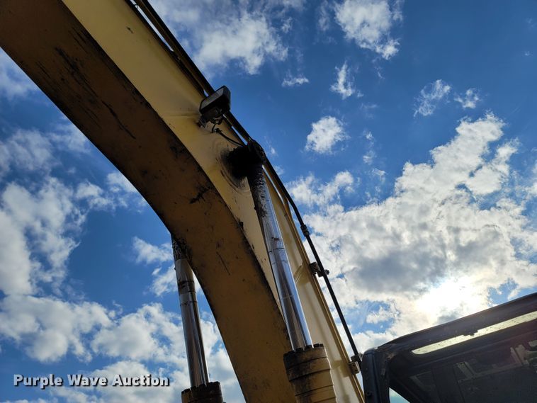 image for item DR3350 2013 Komatsu PC240LC-10  excavator