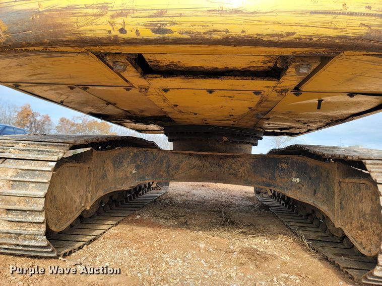image for item DR3350 2013 Komatsu PC240LC-10  excavator