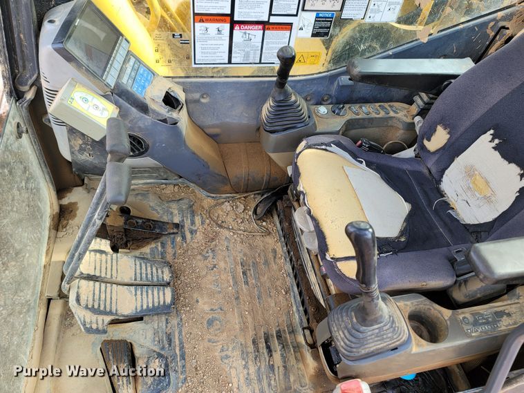 image for item DR3350 2013 Komatsu PC240LC-10  excavator
