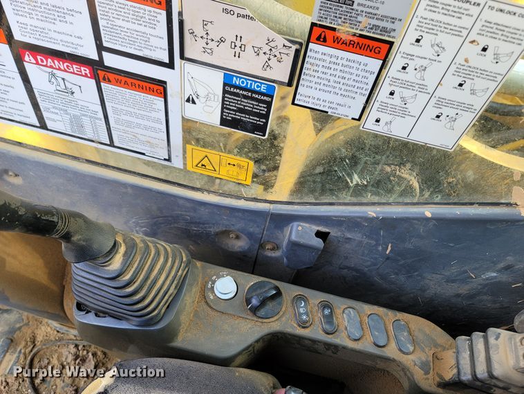 image for item DR3350 2013 Komatsu PC240LC-10  excavator