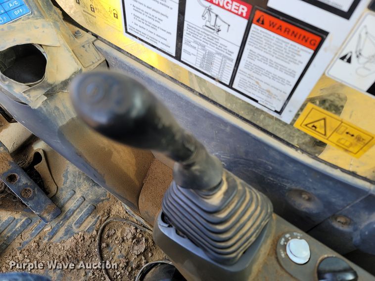 image for item DR3350 2013 Komatsu PC240LC-10  excavator