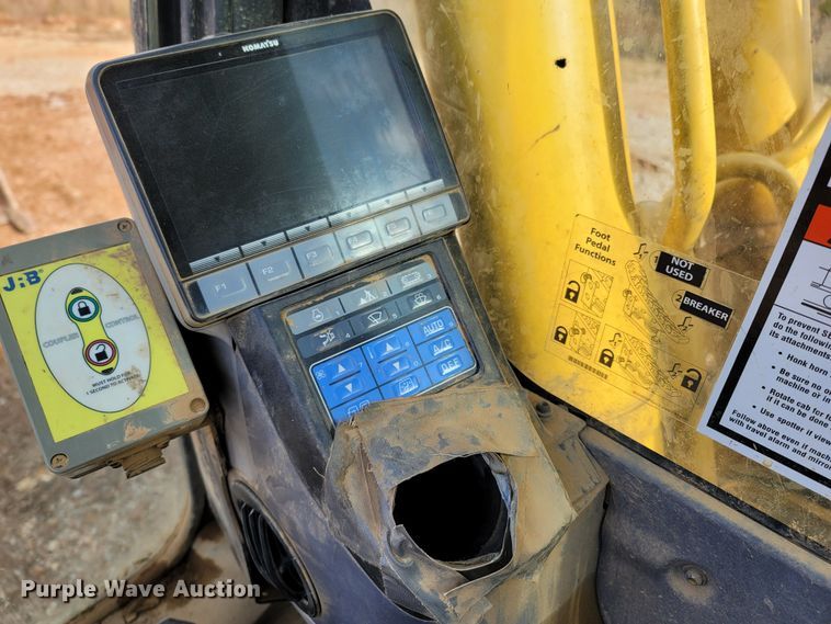 image for item DR3350 2013 Komatsu PC240LC-10  excavator