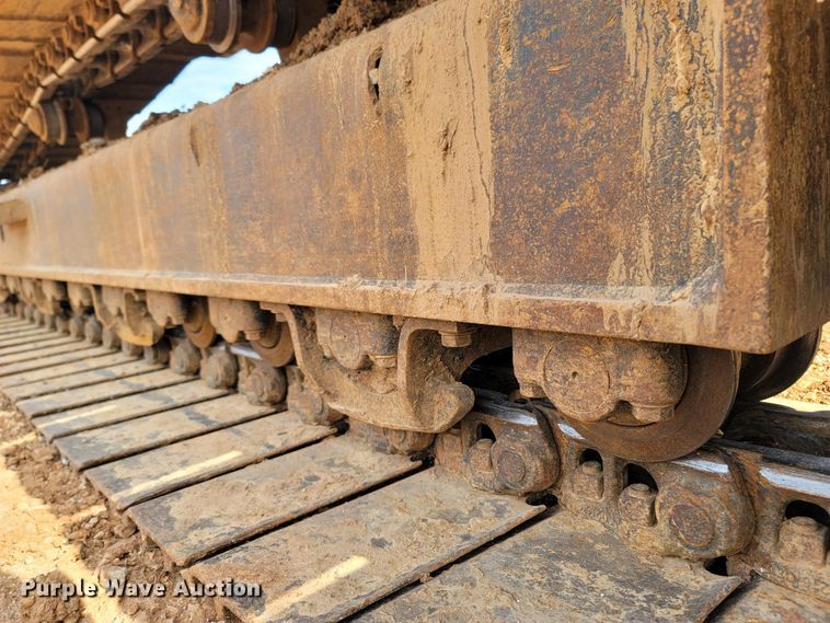 image for item DR3350 2013 Komatsu PC240LC-10  excavator