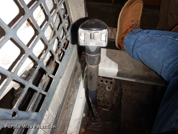 image for item DS1508 Bobcat S175  skid steer loader