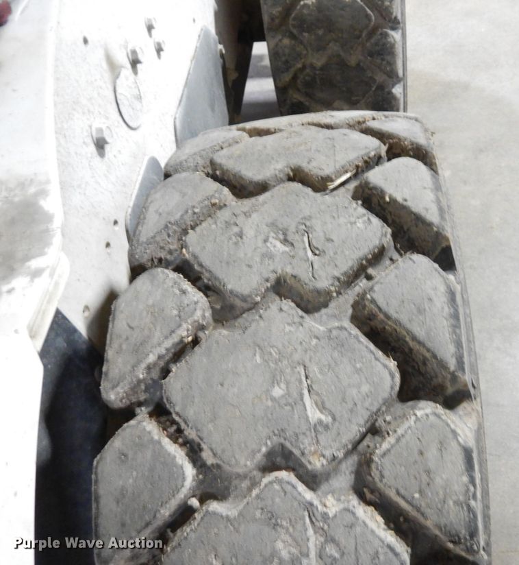 image for item DS1508 Bobcat S175  skid steer loader