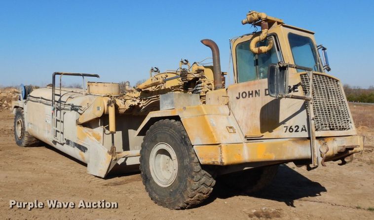 image for item DS1512 1984 John Deere 762A  water wagon