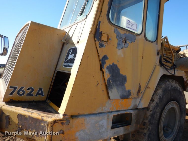 image for item DS1512 1984 John Deere 762A  water wagon