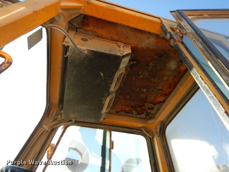 image for item DS1512 1984 John Deere 762A  water wagon