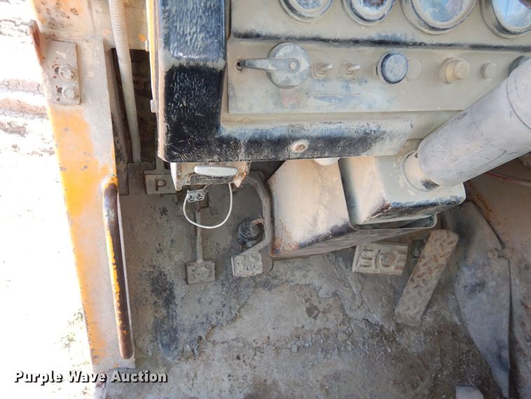 image for item DS1512 1984 John Deere 762A  water wagon