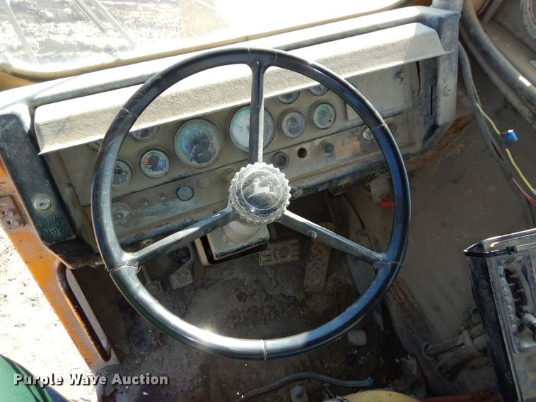 image for item DS1512 1984 John Deere 762A  water wagon