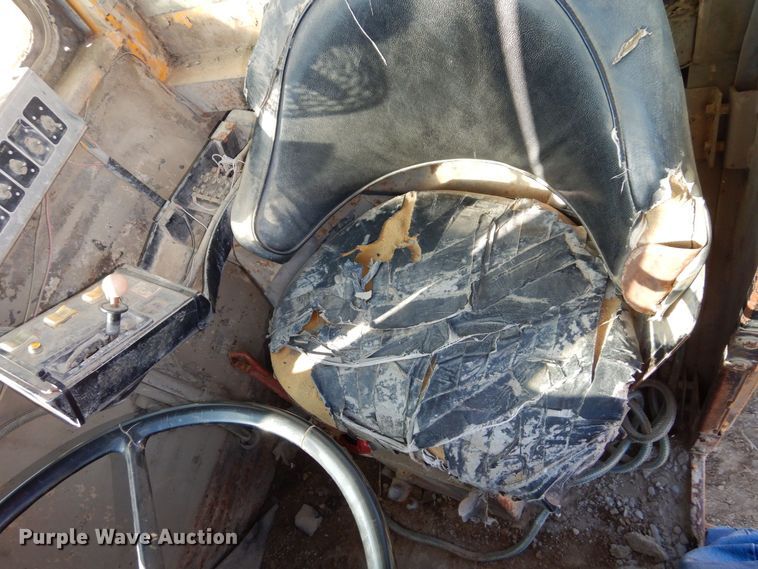 image for item DS1512 1984 John Deere 762A  water wagon