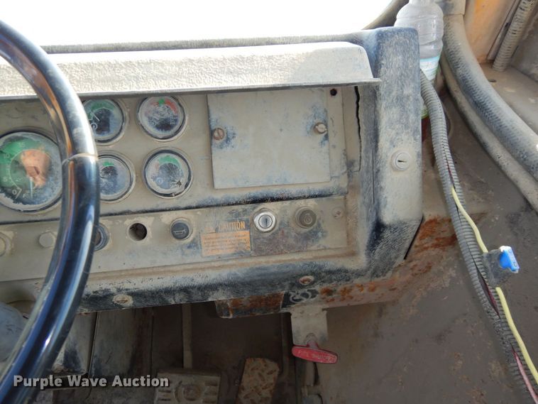 image for item DS1512 1984 John Deere 762A  water wagon