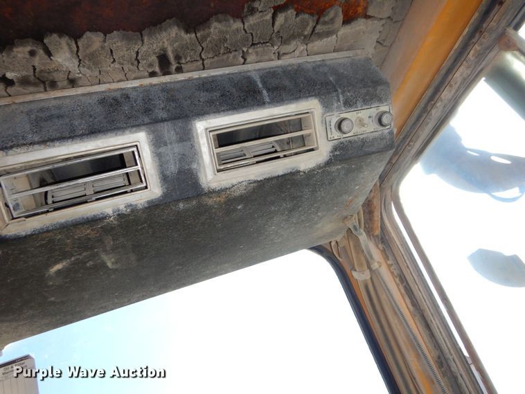 image for item DS1512 1984 John Deere 762A  water wagon