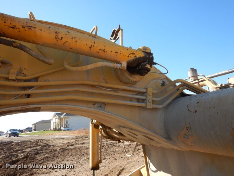 image for item DS1512 1984 John Deere 762A  water wagon