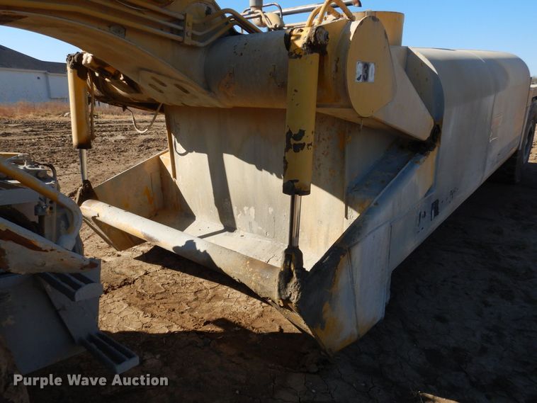 image for item DS1512 1984 John Deere 762A  water wagon