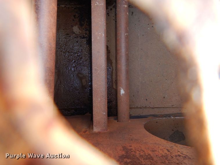 image for item DS1512 1984 John Deere 762A  water wagon