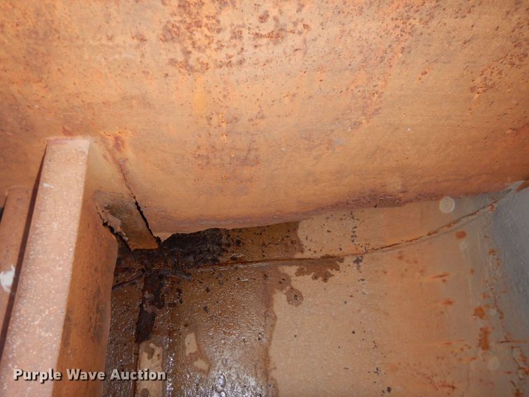 image for item DS1512 1984 John Deere 762A  water wagon