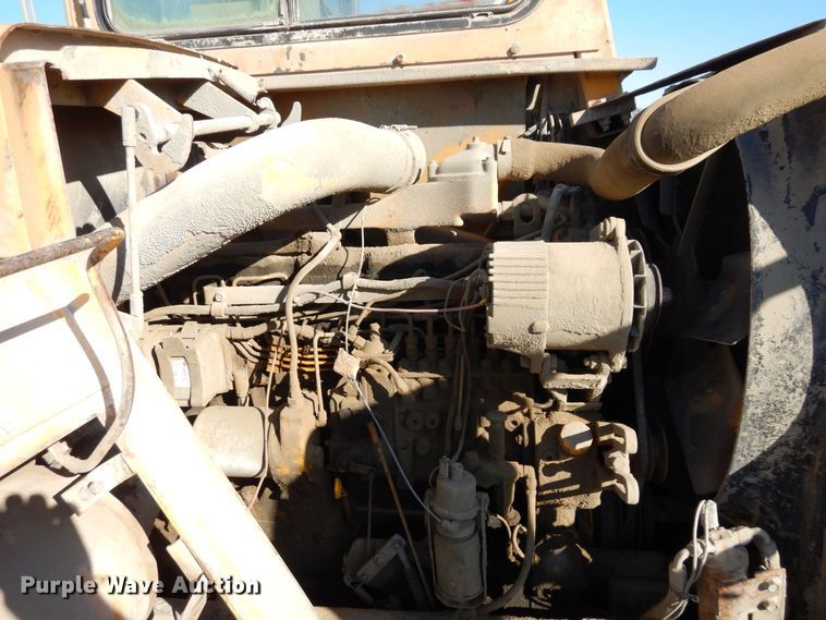 image for item DS1512 1984 John Deere 762A  water wagon