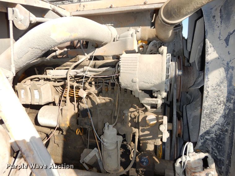 image for item DS1512 1984 John Deere 762A  water wagon