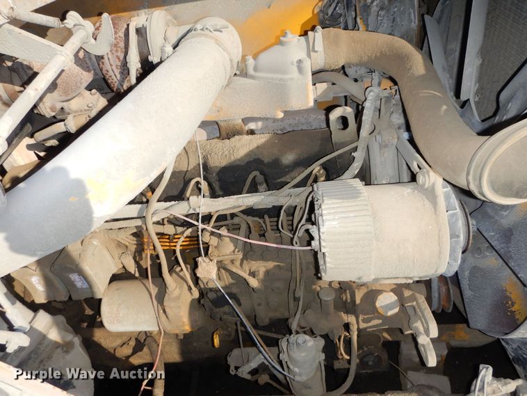 image for item DS1512 1984 John Deere 762A  water wagon