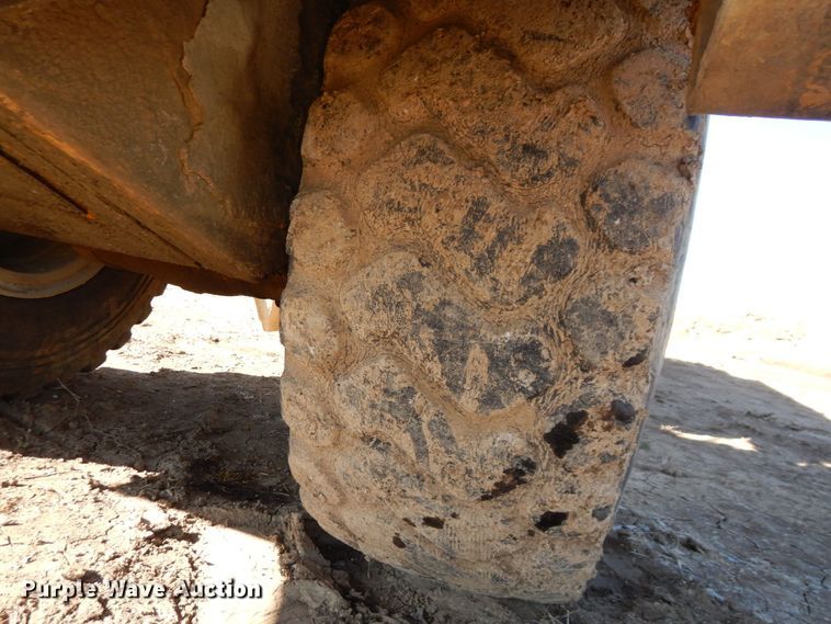 image for item DS1512 1984 John Deere 762A  water wagon