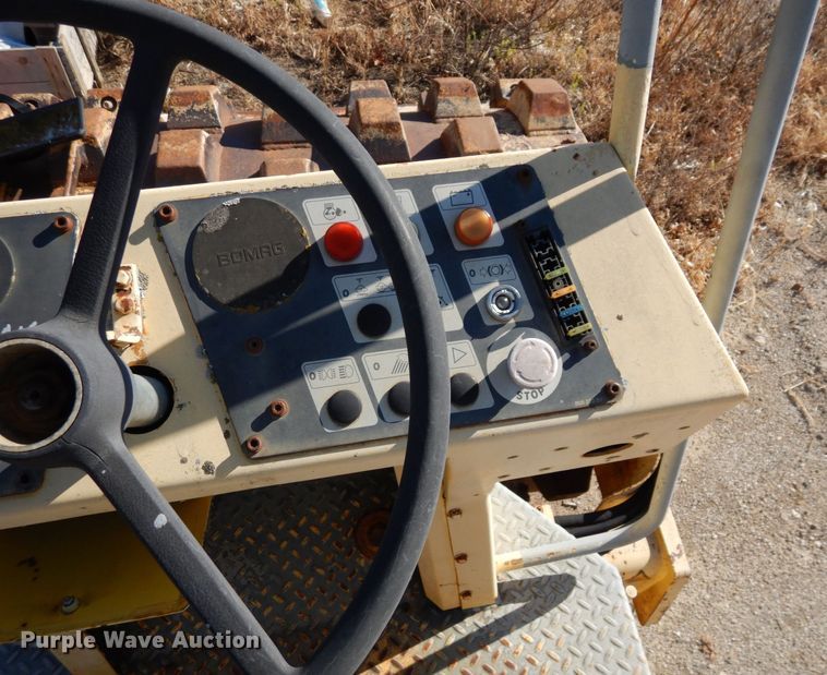 image for item DS1513 1996 Bomag BW142D-2  single drum roller