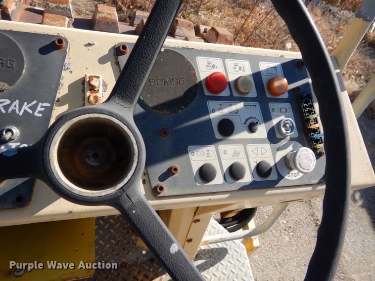 image for item DS1513 1996 Bomag BW142D-2  single drum roller