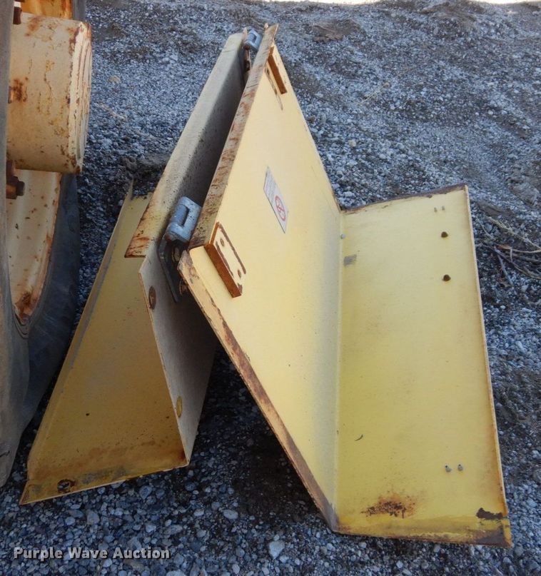 image for item DS1513 1996 Bomag BW142D-2  single drum roller