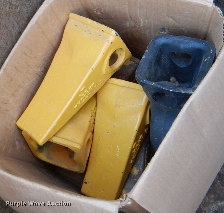 image for item DS8244 2008 John Deere 310SJ  backhoe