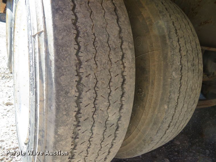 image for item FB9824 1985 Interstate 40DA  equipment trailer