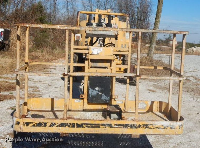 image for item HF9461 2001 Haulotte HA51JRT  boom lift