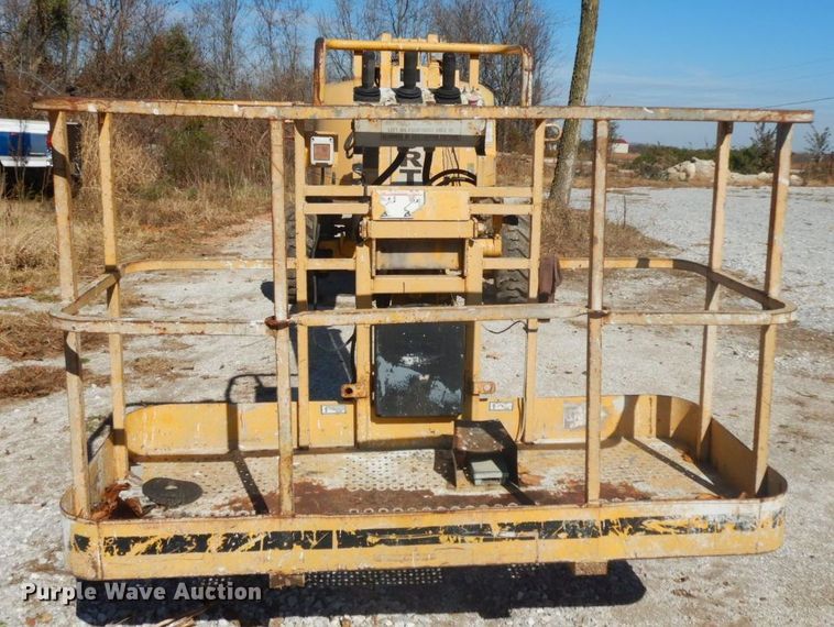 image for item HF9461 2001 Haulotte HA51JRT  boom lift
