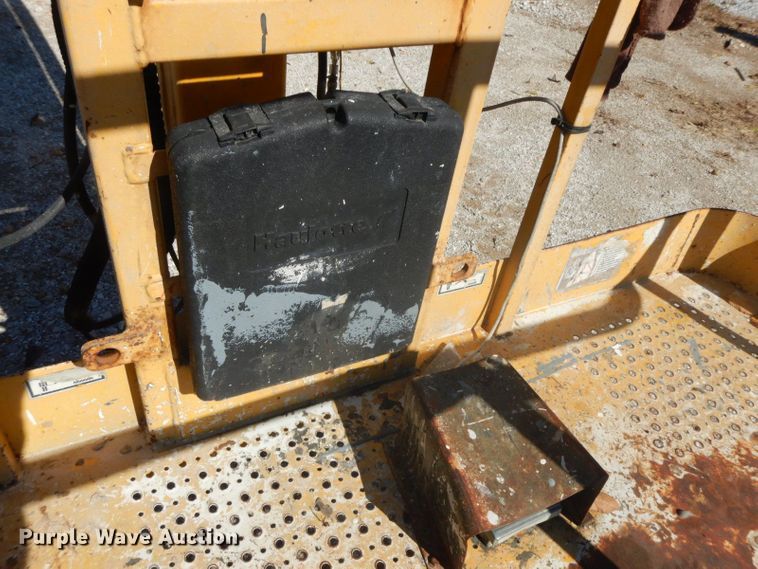 image for item HF9461 2001 Haulotte HA51JRT  boom lift