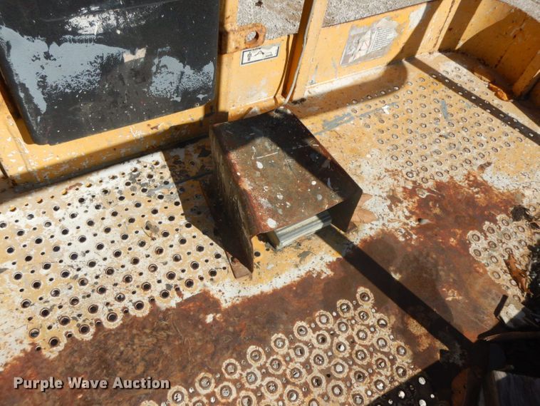 image for item HF9461 2001 Haulotte HA51JRT  boom lift