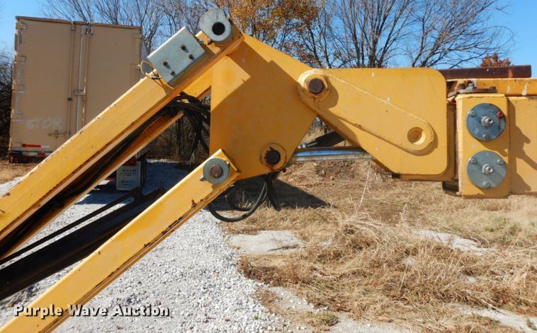 image for item HF9461 2001 Haulotte HA51JRT  boom lift