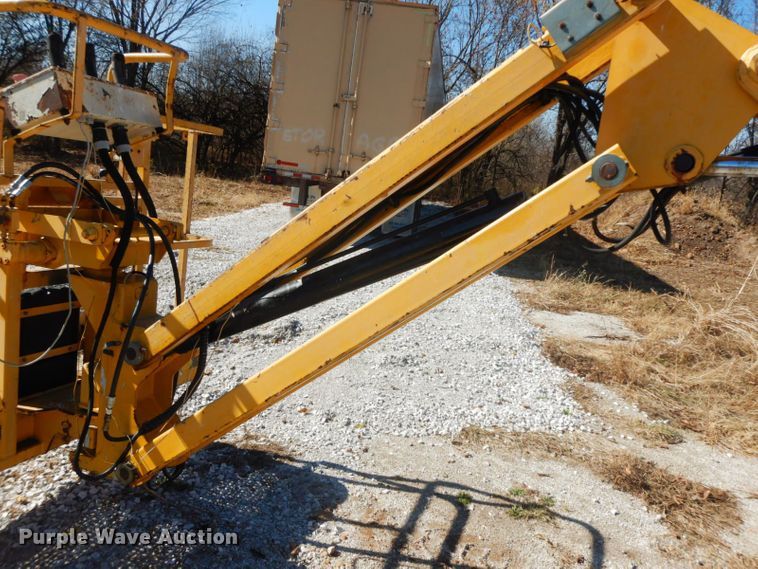 image for item HF9461 2001 Haulotte HA51JRT  boom lift