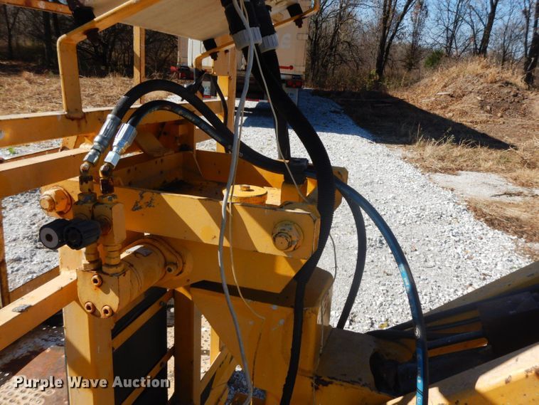 image for item HF9461 2001 Haulotte HA51JRT  boom lift