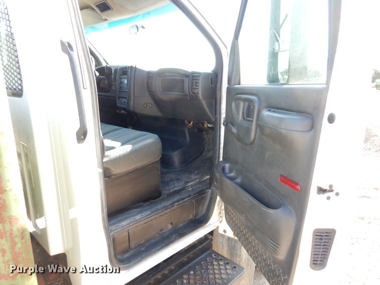 image for item JK9003 2006 Chevrolet C4500 Kodiak  flatbed truck