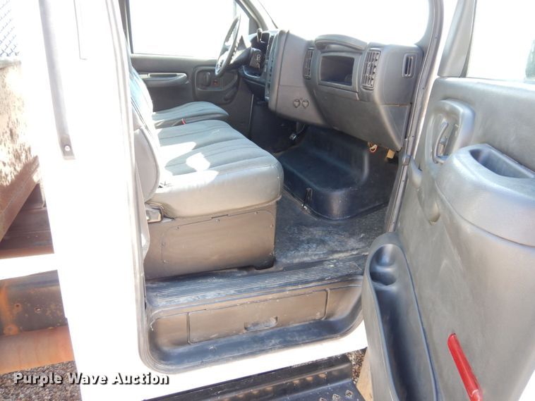 image for item JK9003 2006 Chevrolet C4500 Kodiak  flatbed truck