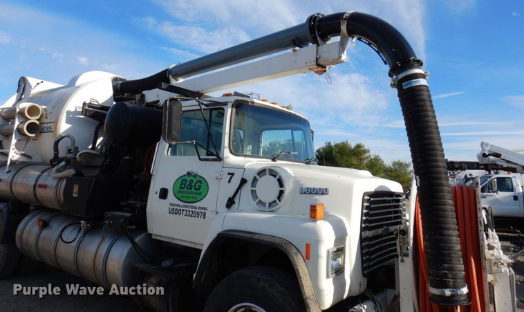 image for item JL9853 1996 Ford LN8000  sewer jetter truck