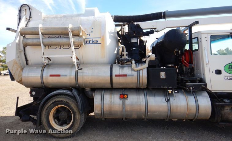 image for item JL9853 1996 Ford LN8000  sewer jetter truck