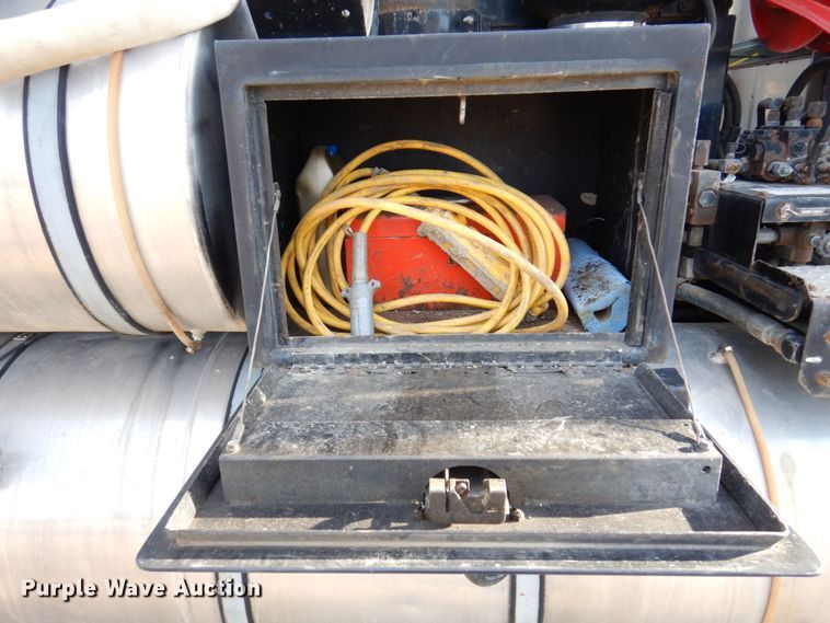 image for item JL9853 1996 Ford LN8000  sewer jetter truck